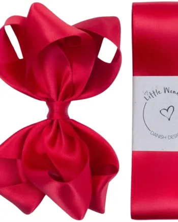 Little Wonders Dåbsbånd Bellis Silke Satin Rød - Little Wonders Babyboks  - 5714585029633